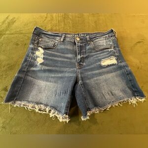 American Eagle 5” cut-off distressed shorts … sz 14